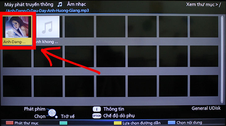 Chọn các mục tương ứng để xem nội dung trên USB