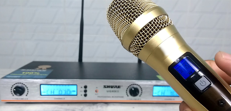 Cách kết nối micro không dây với tivi Sony