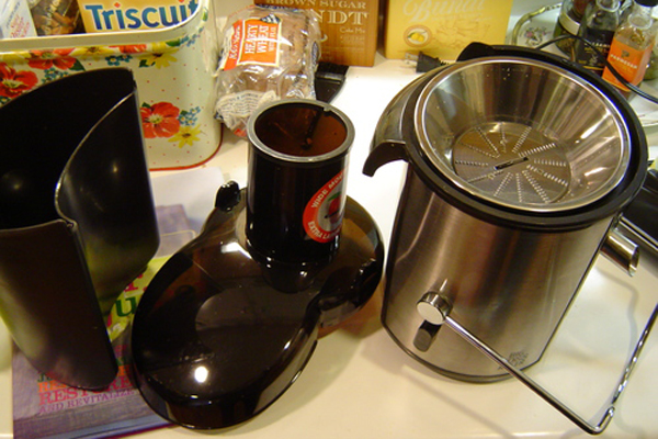 3 Phút vệ sinh máy ép hoa quả sạch sẽ sau khi dùng