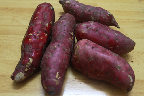 Luộc khoai lang ngon bở bằng lò vi sóng