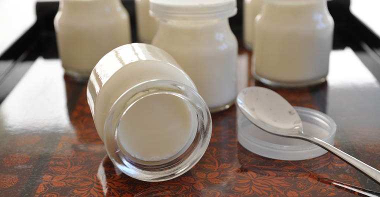 Cách làm sữa chua ngon, mịn tại nhà