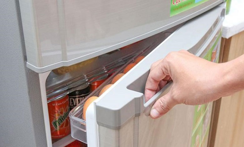 Nguyên nhân và cách khắc phục tủ lạnh bị toát mồ hôi 