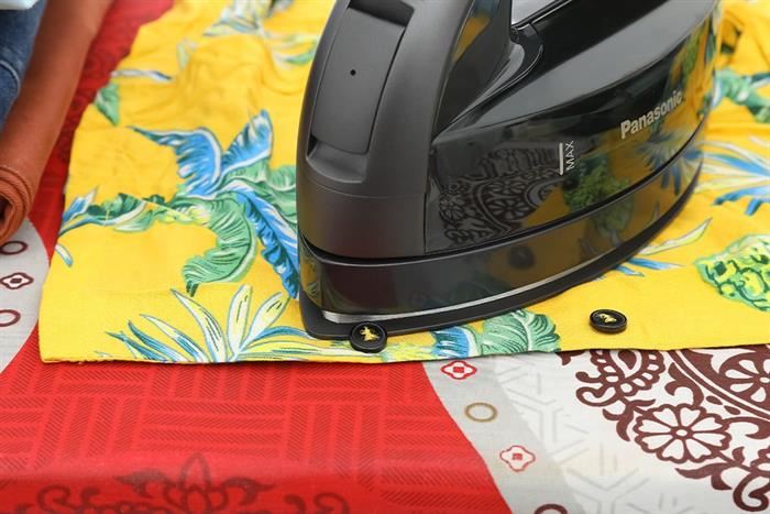 Bàn là hơi nước Panasonic NI-WL55KRA 2000W