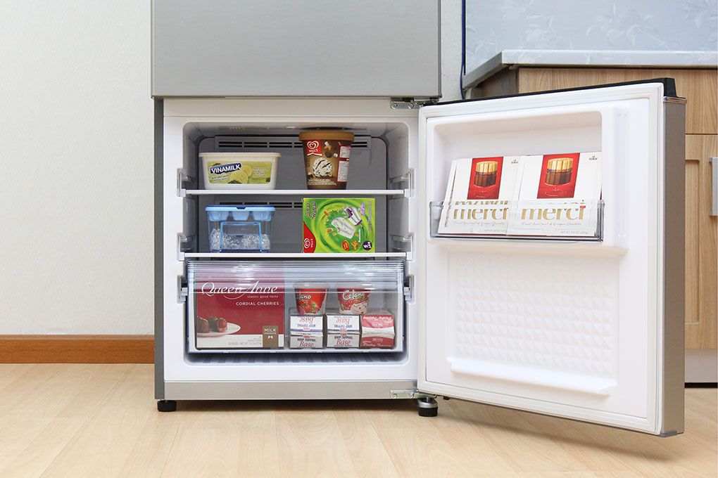 Tủ Lạnh Panasonic NR-BV368QSVN 2 Cánh 322 Lít 