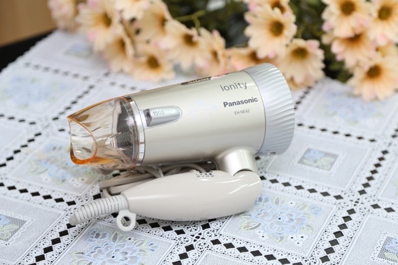  Máy Sấy Tóc Panasonic EH-NE42-N645