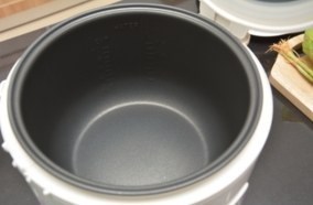 Nồi Cơm Điện MIDEA MR-CM18SQ Nồi cơ 1.8 L, Lòng nồi chống dính